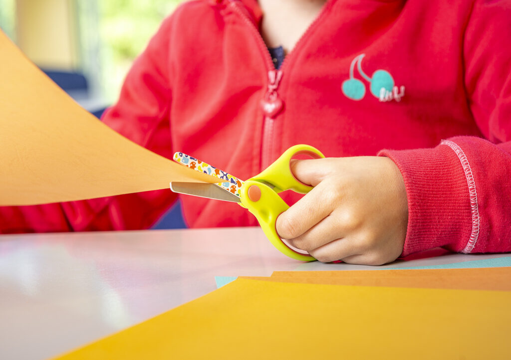 Teaching Children Proper Scissors Grip - San Elijo Elementary School